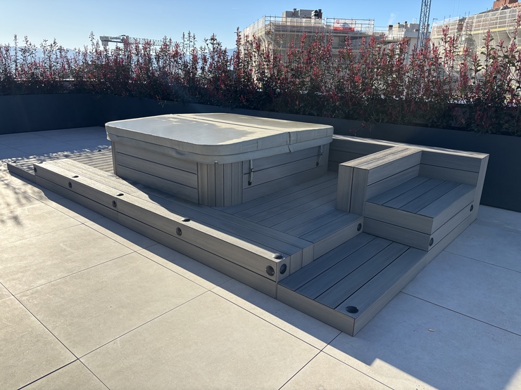 Tarimes de fusta: Exteriors i Interiors